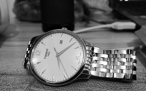 天梭Tissot换表带的步骤和注意事项(图) 天梭Tissot换表带的步骤和注意事项(图)