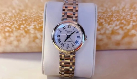 处理天梭手表起雾时需要注意什么?(图) 处理天梭手表起雾时需要注意什么?(图)