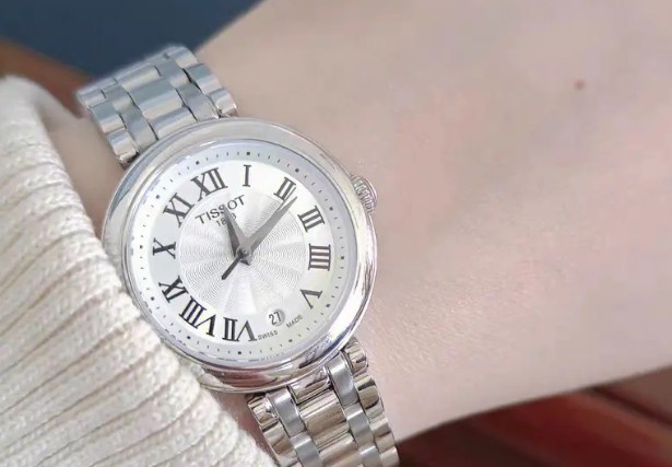 天梭手表表壳破损？这份实用指南助你巧手修复！（图）