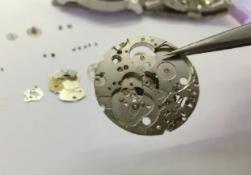 天梭售后维修点查询-更换配件